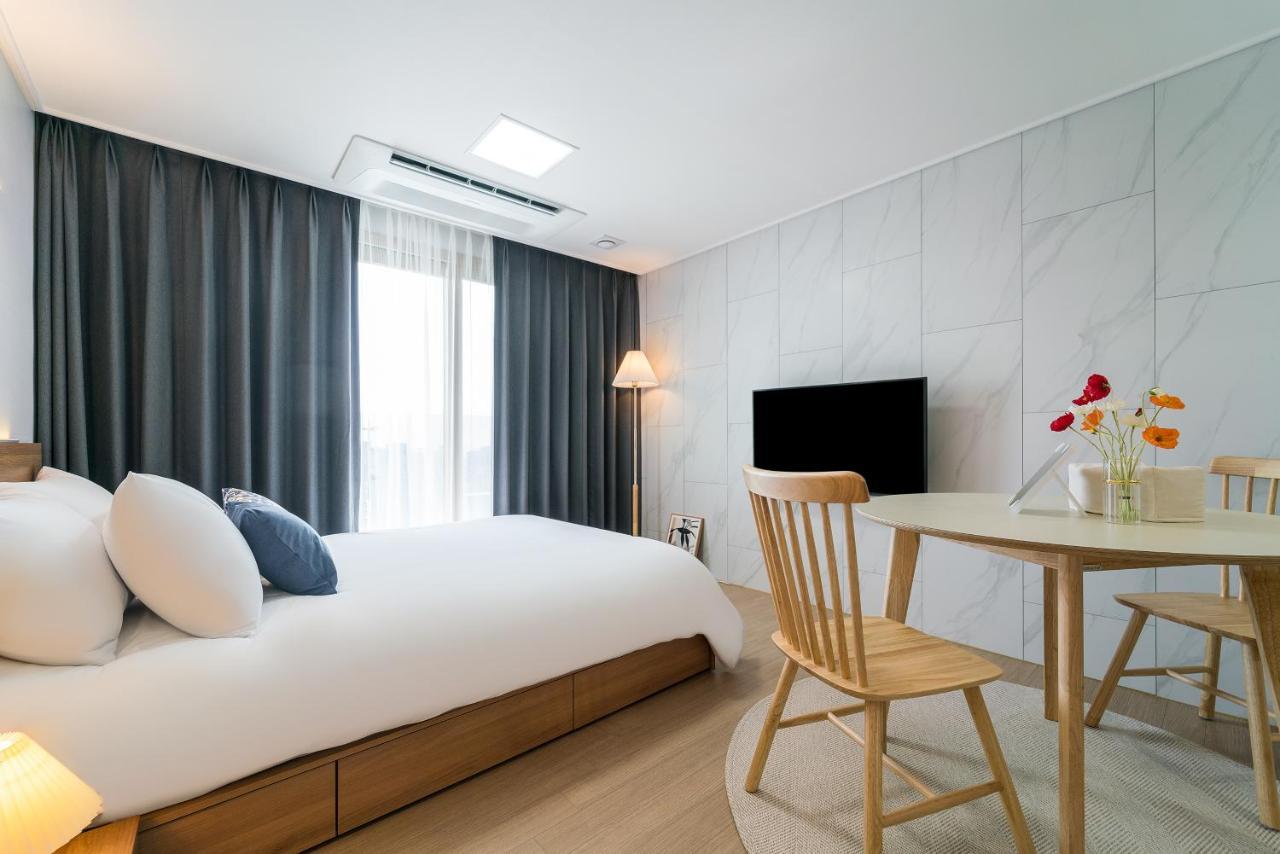 Urbanstay Jeju Airport Экстерьер фото