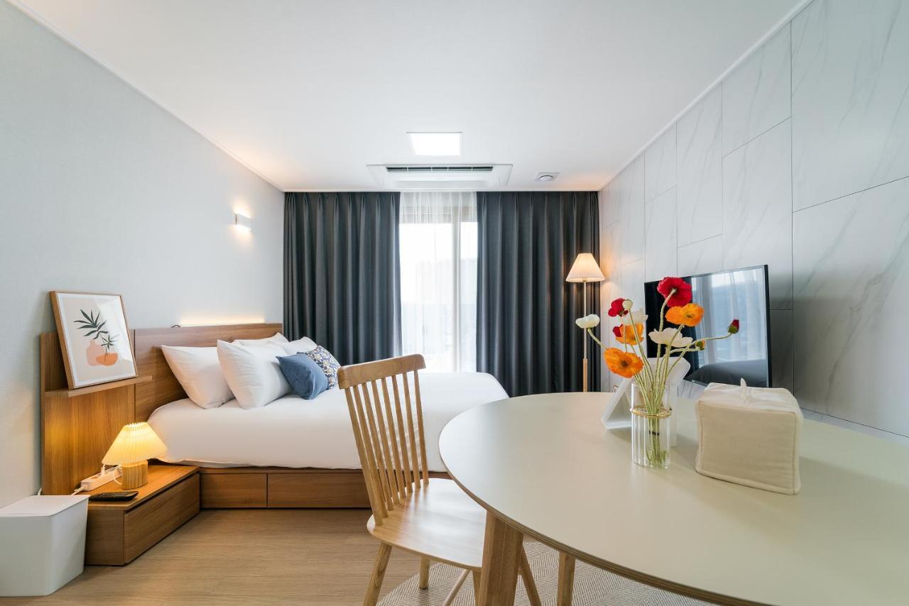 Urbanstay Jeju Airport Экстерьер фото