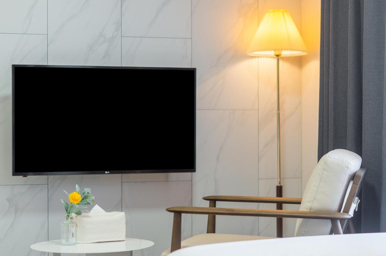 Urbanstay Jeju Airport Экстерьер фото
