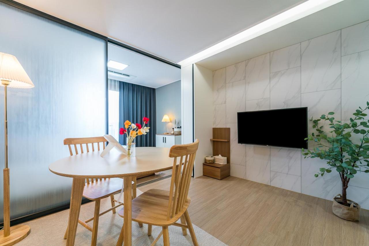Urbanstay Jeju Airport Экстерьер фото