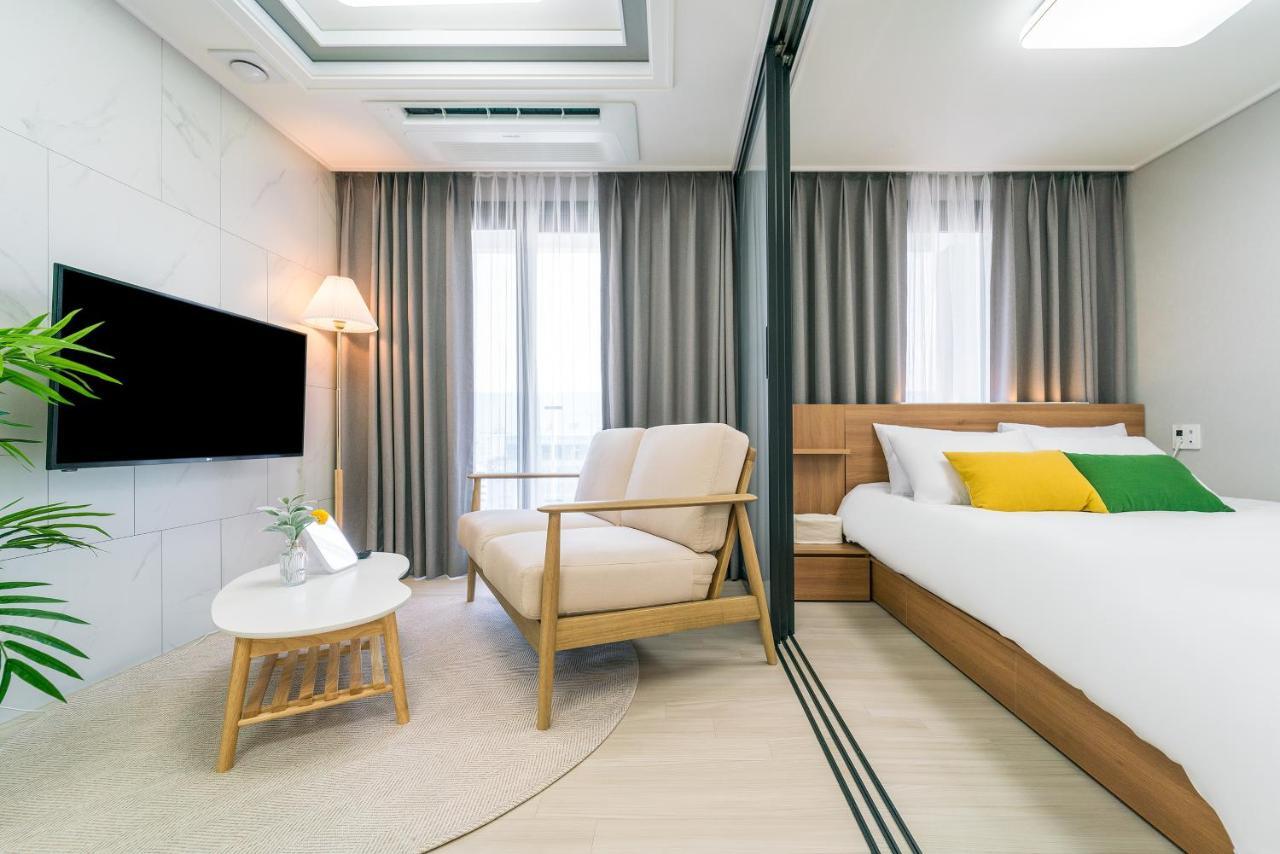 Urbanstay Jeju Airport Экстерьер фото