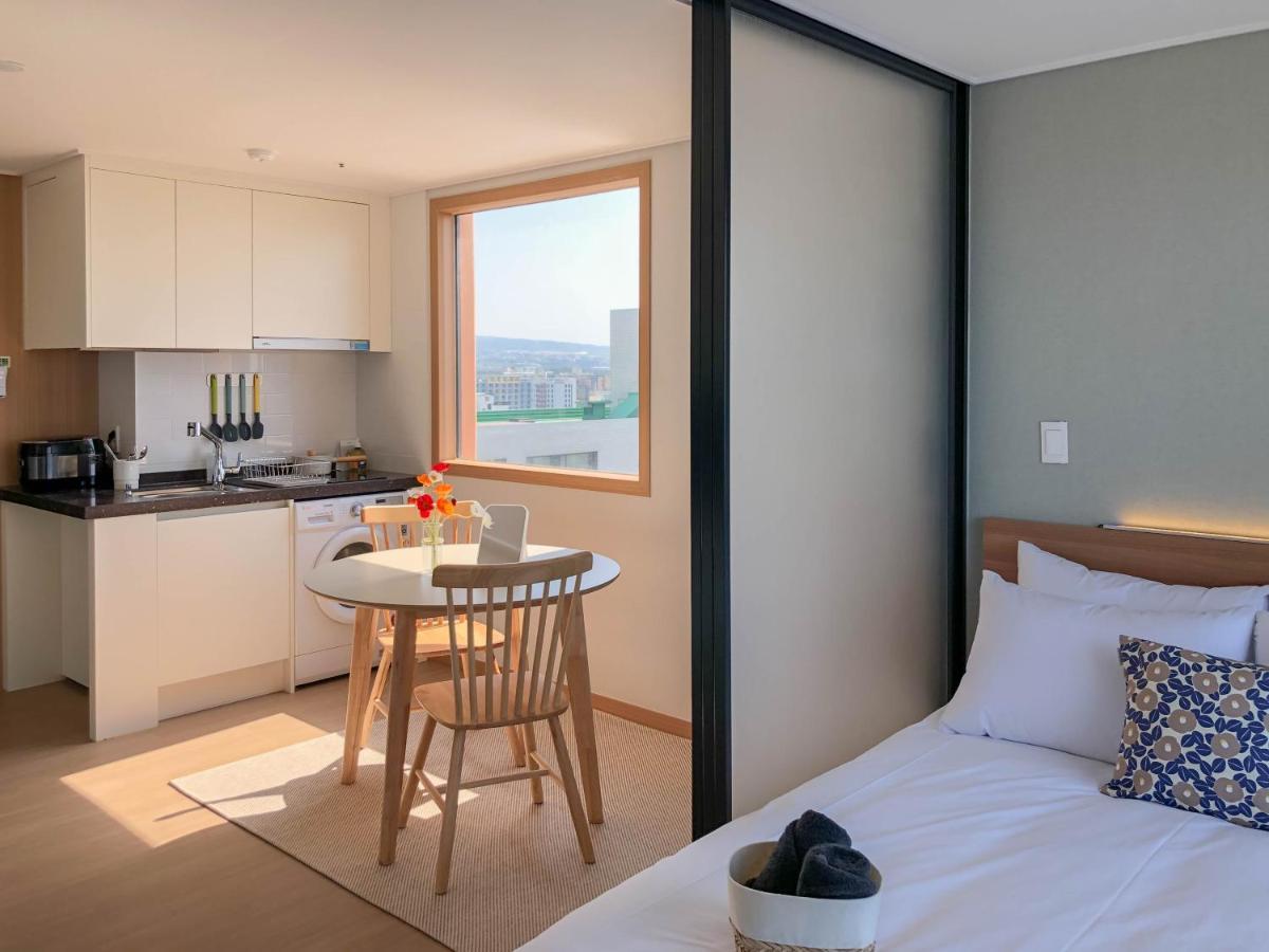 Urbanstay Jeju Airport Экстерьер фото